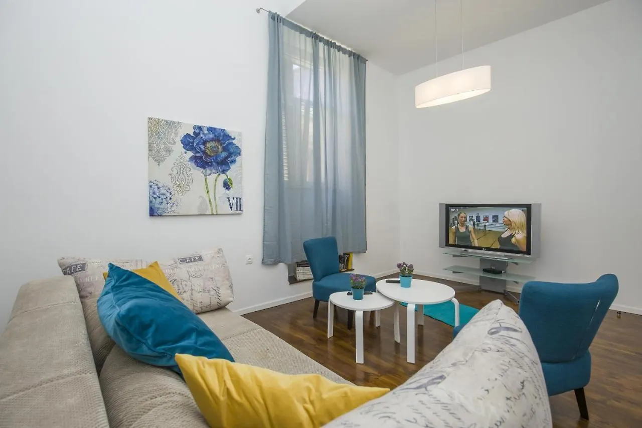 Apartment With Garden And Free Parking Pula Kroatië